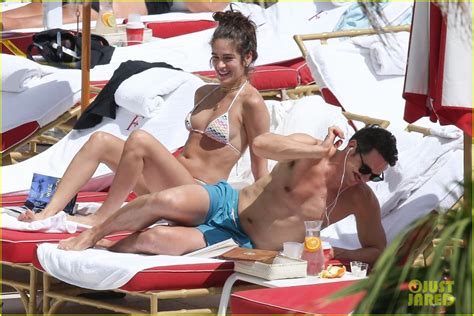 James Franco Packs On Pda With Girlfriend Isabel Pakzad In Miami Photo