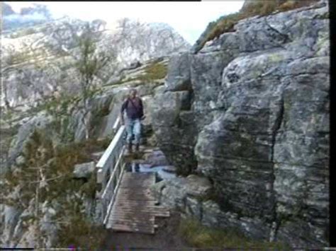 Das wetter wusste nicht was es will und wir wussten es auch noch nicht. Aufstieg zu Preikestolen / Norwegen 1993 - YouTube