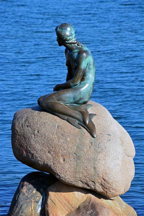 Little Mermaid Statue In Copenhagen Little Mermaid Statue Mermaid