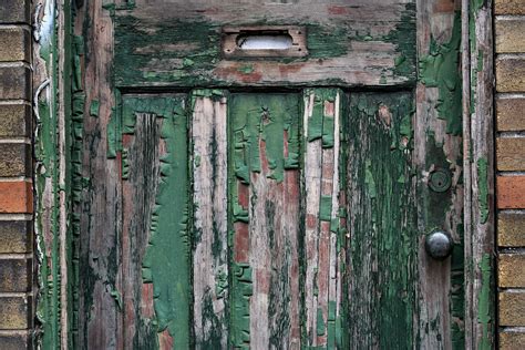 Green And Gray Wooden Door Wood Door Old Building Hd Wallpaper