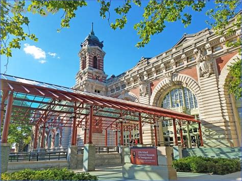 5 Best Places to Visit in Connecticut - ToursMaps.com