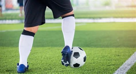 How To Dribble A Soccer Ball Shoot Score Soccer