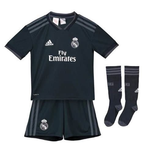 The full name of real madrid c.f is real madrid club de fútbol. Buy Official 2018-2019 Real Madrid Adidas Away Full Kit (Kids)