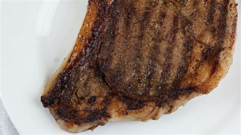 Flip the steak and cook for another 2 minutes. Pan Seared Ribeye Steak