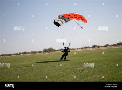 Sport Parachute Club Hi Res Stock Photography And Images Alamy