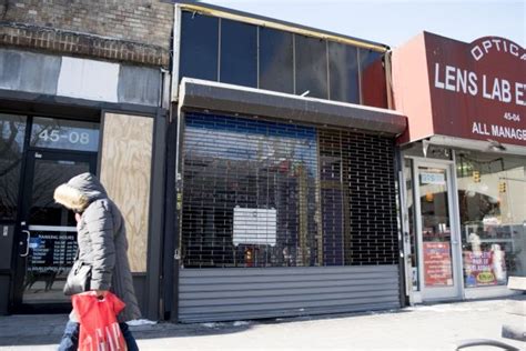 Pop Up Vintage Clothing Store Under Sunnyside Arch Closes Shop