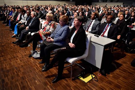 Merkel Kræver Ambitiøs Fn Klimaplan Men Væver Om Tysk Kul Bt Udland