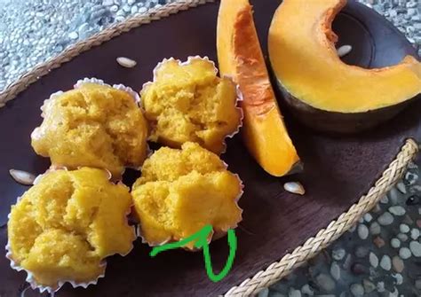 125 gr labu kuning dikukus, haluskan 250 tepung terigu 150 gr gula pasir 1 butir telur 2 sdm susu bubuk 1/4 sdt vanilli. Resep Bolu Kukus Labu Kuning Merekah oleh Ge Adhian - Cookpad