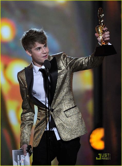 Full Sized Photo Of Justin Bieber Billboard Awards 04 Justin Bieber Wins Digital Artist Of The