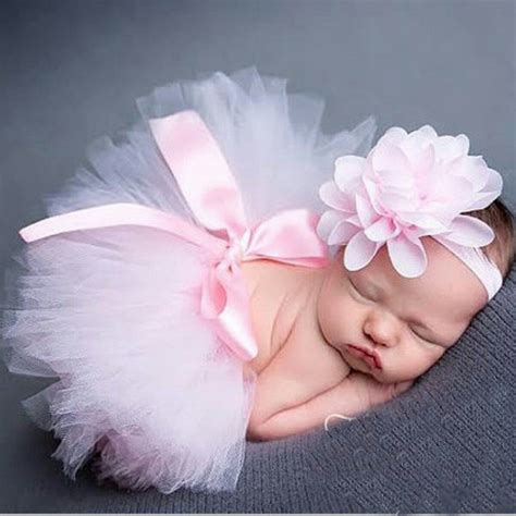 Los recién nacidos son realmente seres muy especiales, porque se encuentran en un estado de poca experiencia, además de la inocencia clásica y típica que tienen los bebes. Tutú Y Bandita Para Bebe Niña Sesion De Fotos Recien ...