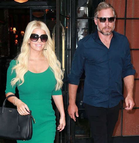 Jessica Simpson And Husband Get Kissy At Anniversary Event Celeb Donut