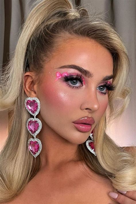 10 Awesome Barbie Makeup Looks Barbie Makeup Pink Makeup Girls Makeup Eye Makeup Hair Makeup