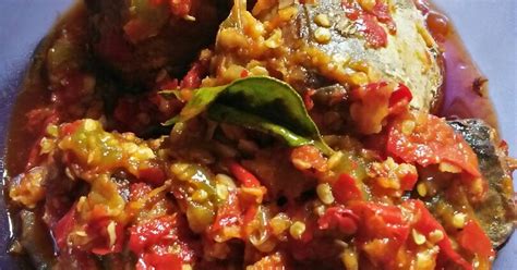 This versatile indonesian sambal balado is good as a condiment to many other indonesian recipes and now you can make it without much fuss with this easy ingredients for sambal balado. Bumbu Sambal Balado Padang / Resep Tahu Balado Gurih Enak ...