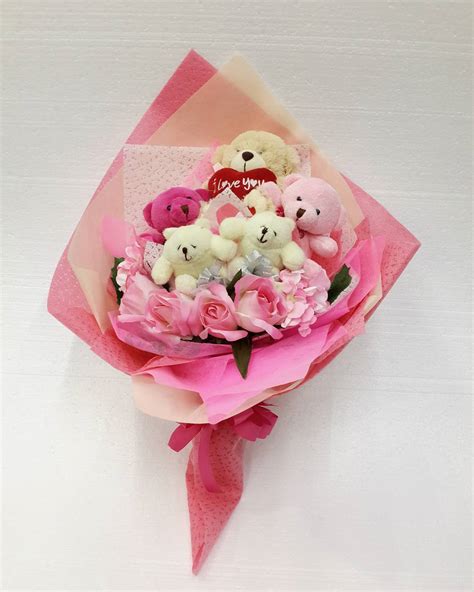 Kami juga melayani pemesanan coklat praline aneka macam rasa dan paper flower. Buket Boneka - Jakarta Flowers Toko Bunga Online Terpercaya