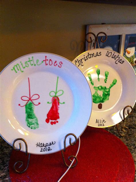 DIY Christmas decor plates made by kids...great gift for grandma
