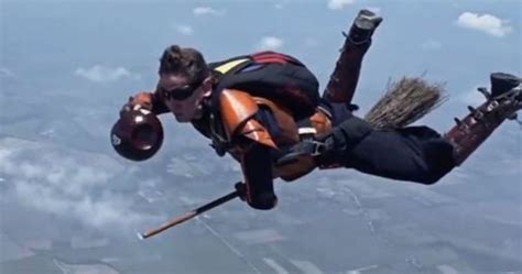 Skydivers Play Real Life Quidditch While Parachuting Huffpost Uk Comedy
