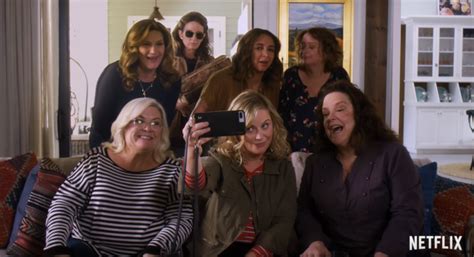 trailer amy poehler maya rudolph and tina fey in netflix s wine country