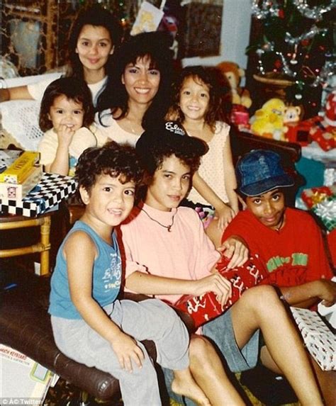 White eventually transferred, said the choices many of her peers are. Bruno Mars pays tribute to mother Bernadette at Super Bowl ...