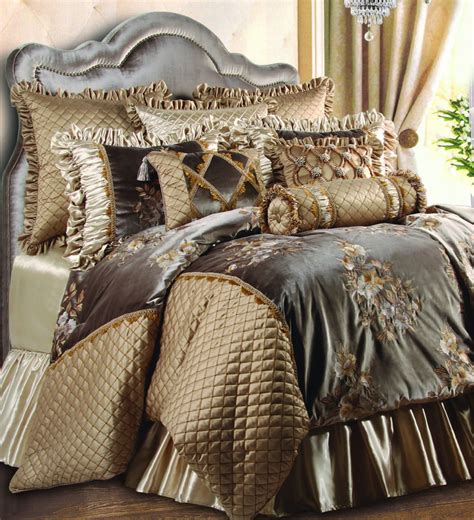 High End Linens Exhibiting Luxurious Vibes In Your Bedroom Decoration