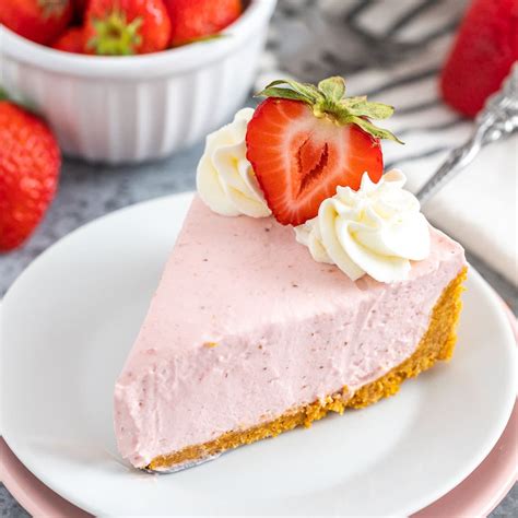 Easy No Bake Strawberry Cheesecake Without Gelatin