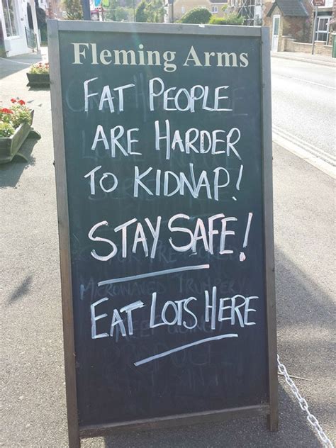 21 Clever Yet Funny Bar Signs That Will Entice You To Step In And Grab