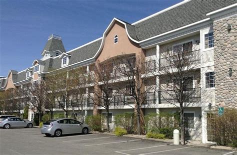 Hamilton Inn Select Beachfront Mackinaw City Compare Deals