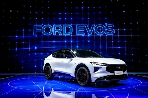 2022 Ford Evos Crossover Wagon Gets Detailed Inside And Out Autoevolution