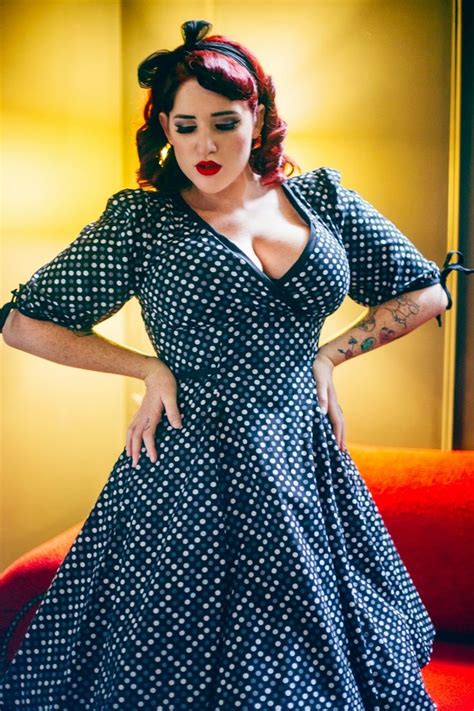5 Ways To Adopt Curvy Vintage Style Outfits