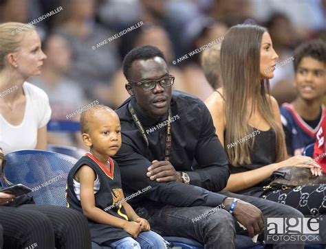 Explore dennis schroder's biography, personal life, family and real age. The family of Dennis SCHROEDER (Schroder) (GER / not ...