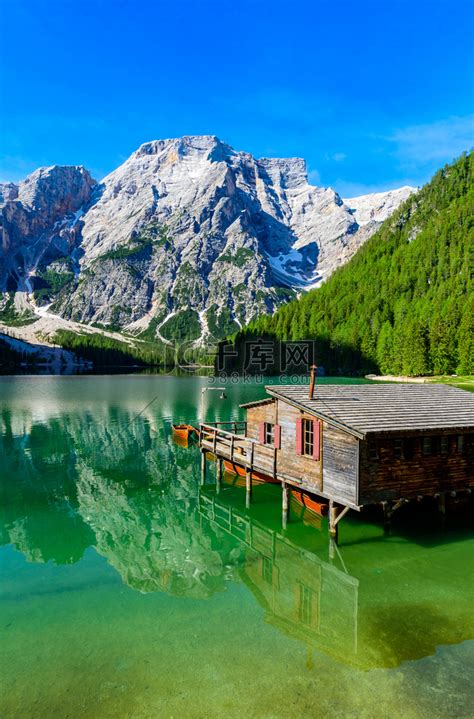 位于意大利苏蒂罗尔dolomites山脉的braies湖（也被称为pragser Wildsee或lago Di Braies） 。浪漫的地方