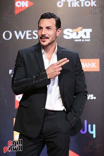 «عامر» الشخصية المثيرة للجدل من مسلسل «تانغو» إحدى أجمل الأدوار للممثل السوري باسل خياط التي ساهمت بزيادة تسليط الضوء عليه ولكن تعامله كزوج في الحقيقة مختلفة تماماً عن شخصيته في المسلسل! شاهد : نجوم الفن في افتتاح مهرجان الجونة .. اطلالات ...