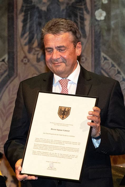 Die amtszeit von joachim gauck ist vorbei. Sigmar Gabriel ist Ehrenbürger von Goslar | NDR.de ...