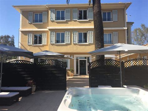 Raphael has a few visitors' berths. Hotel Saint Raphael Santa Lucia
