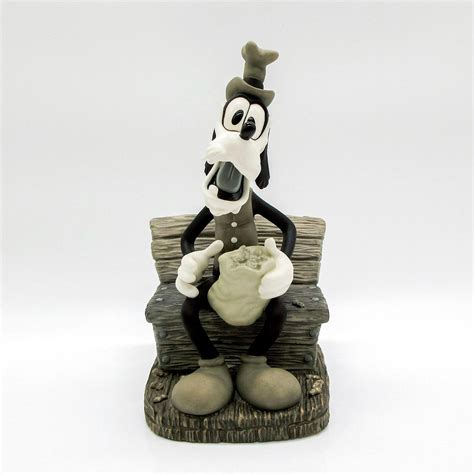 Dippy Dawg Goofys Debut Walt Disney Classics Figurine Sold At