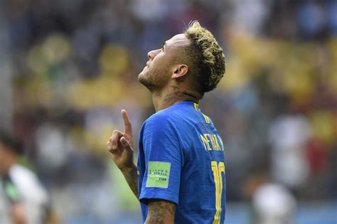 Die interessenten stehen inzwischen schon schlange, vor allem mit real madrid wird der shootingstar immer wieder in verbindung gebracht. Paris Saint-Germain: Kampf um Neymar: PSG-Boss warnt Real ...