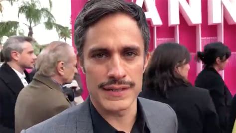 Gael is the son of josé ángel garcia, an actor and director, and patricia bernal, an actress and model. Gael García Bernal presentó "Aquí en la Tierra" en Cannes