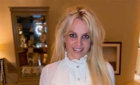 Video de Britney Spears tocándose en la cama Qué calor Vibra