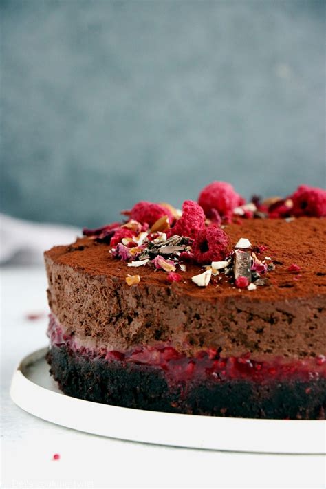Top with remaining peanut butter mixture and chocolate mixture; Gâteau mousse au chocolat et framboises | Raspberry cake ...