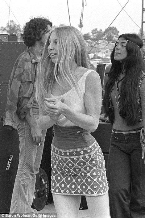 Legendary Photographer Unveils Evocative Images From Woodstock 1960s