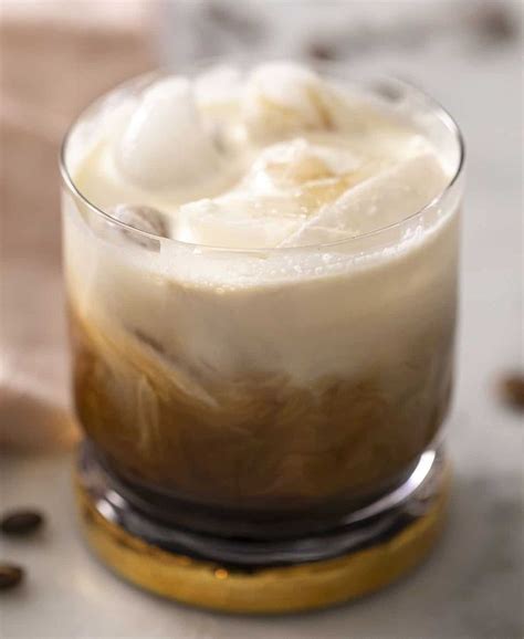 How To Make A Classic White Russian Cocktail Made With Vodka Kahlua Coffee Liqueur And