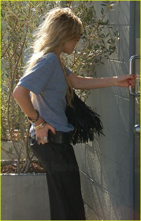 Mary Kate Olsen S Thong Slip Photo Photos Just Jared