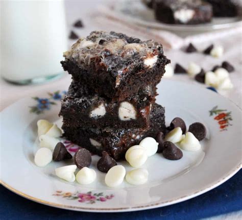 Gooey Triple Chocolate Cake Bars The Live In Kitchen