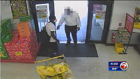 Police Search For Armed Robber Who Targeted Fresco Y Más In Homestead Wsvn 7news Miami News