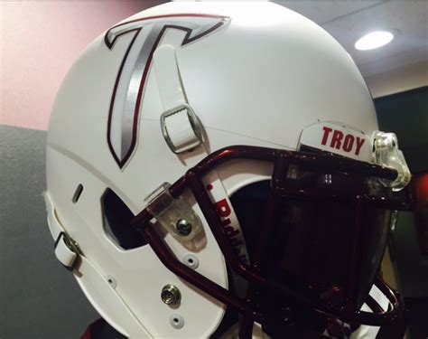 Look Troy Trojans Unveil New White Helmets The Student Section