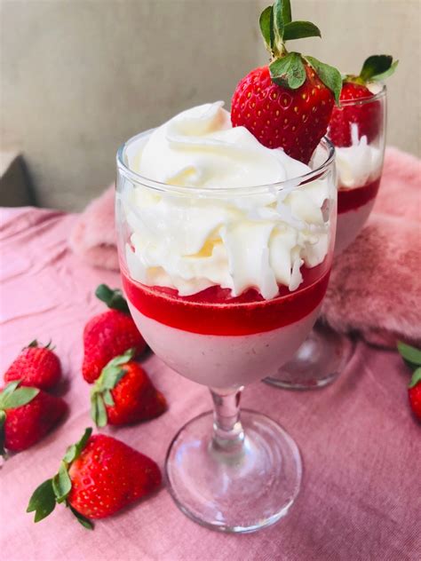 Strawberry Mousse With Jelly The Kitchen Mission