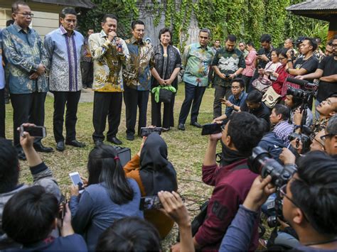 Последние твиты от sandiaga salahuddin uno (@sandiuno). Foto: Pimpinan MPR Gelar Pertemuan dengan Sandiaga Uno | Tagar