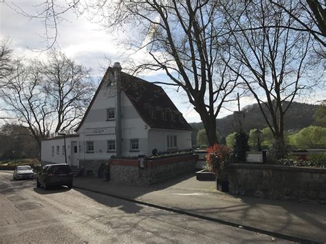 Eine großzügige terrasse lädt im sommer zum verweilen ein. Restaurant „Haus am See", Aachen, Deutschland | Restaurant ...