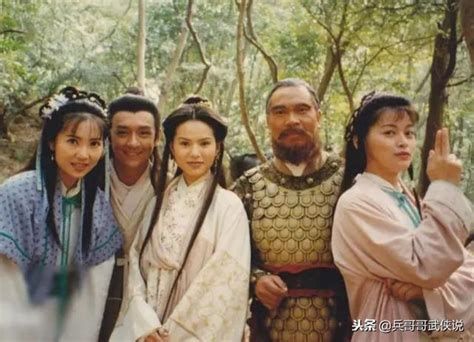 Jul 17, 2021 · 7月27日的港隊焦點有「香港女飛魚」何詩蓓，早上參加女子200米自由泳準決賽，輕鬆出線明天決賽。由江旻憓、佘繕妡、連翊希、朱嘉望組成的香港女子重劍團體，將會在8強對中國，爭入4強。另外，乒乓球的杜凱琹及羽毛球的張雁宜在早上都有比賽。 上聯「但得三尺劍，重可蕭峰，輕可段譽，此生虛竹」，下聯更妙 - 每日頭條