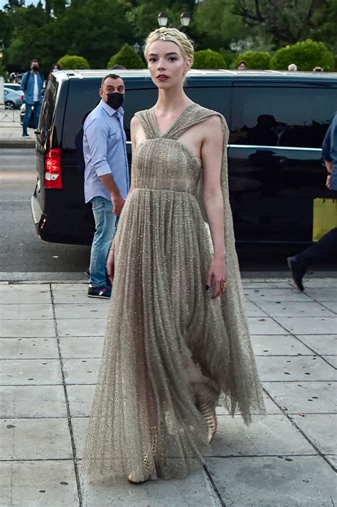 Anya Taylor Joy Looked Like An Actual Goddess At Diors Athens Show
