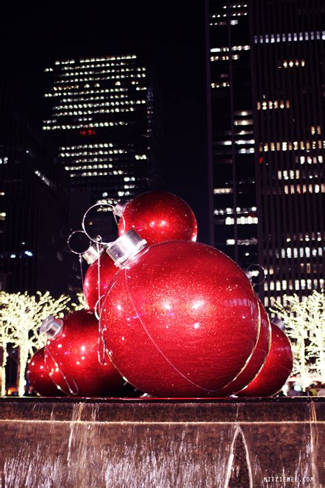 Christmas Decorations in New York  New York Guide  Mitzie Mee